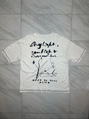 Zara White Short Sleeve Tee with Black Handwritten Graphic